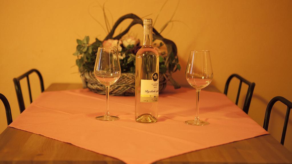 Penzion Zatisi Mikulov Room photo